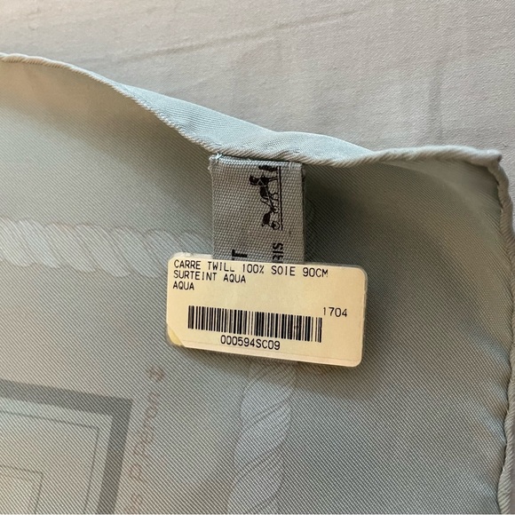 New with tags Hermes Limited Edition Silk Wash Scarf - Picture 6 of 9